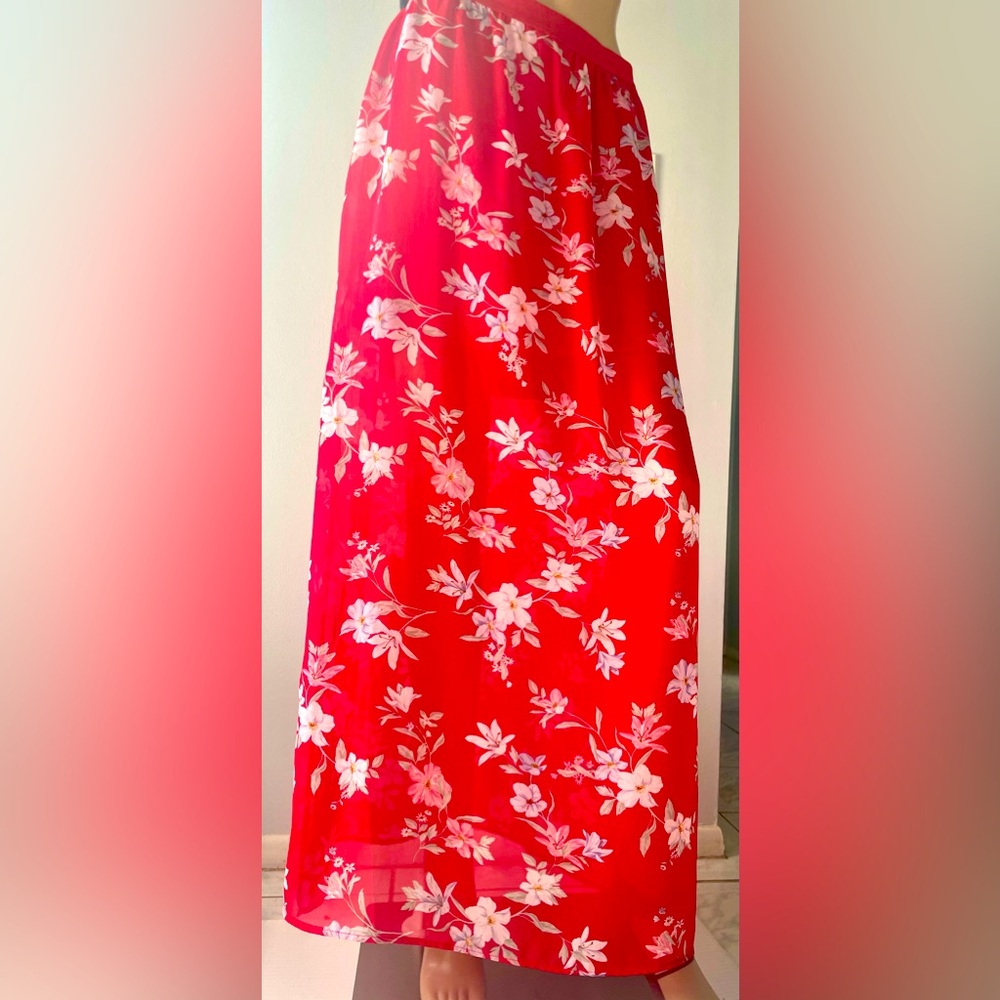 NWOT Divided Red floral long skirt slits on both sides Elastic waist lined Sz 8